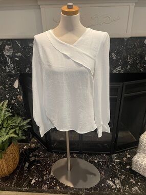 Elegant White Long-Sleeve V-Neck Blouse